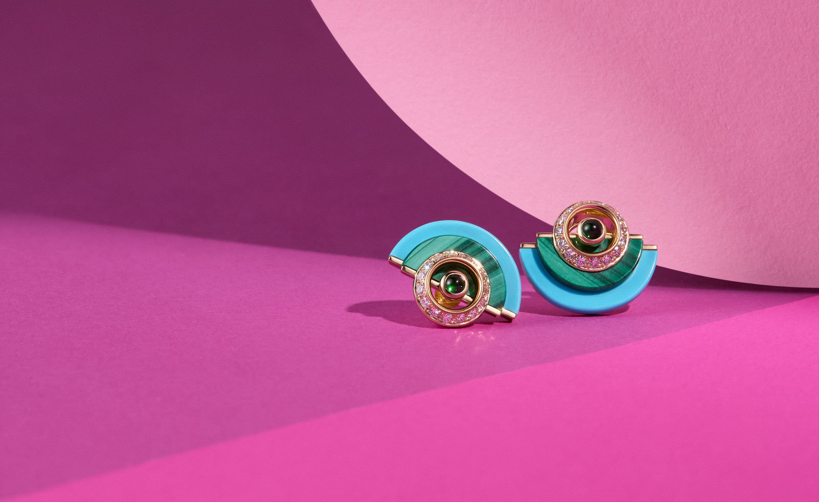 Entdecken Sie den geometrischen Schmuck von Lauren Adriana