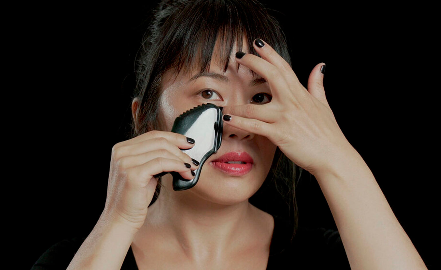 Wie man ein Gua Sha verwendet und den für Sie am besten geeigneten Stein findet