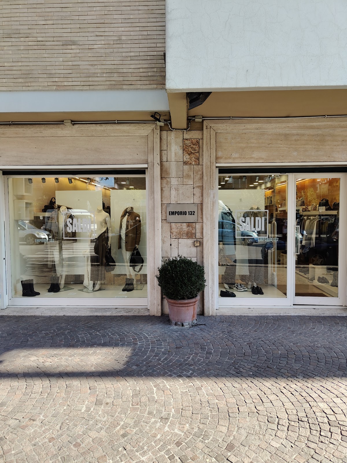 Emporio 132