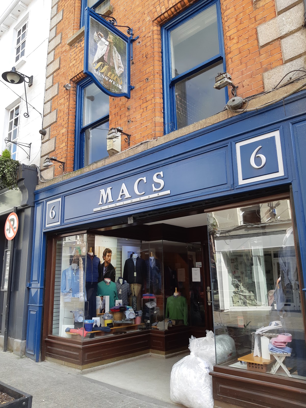 Macs Menswear & Dress Hire