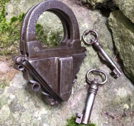 Antiquitäten Schmalzer