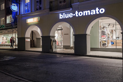 Blue Tomato Shop