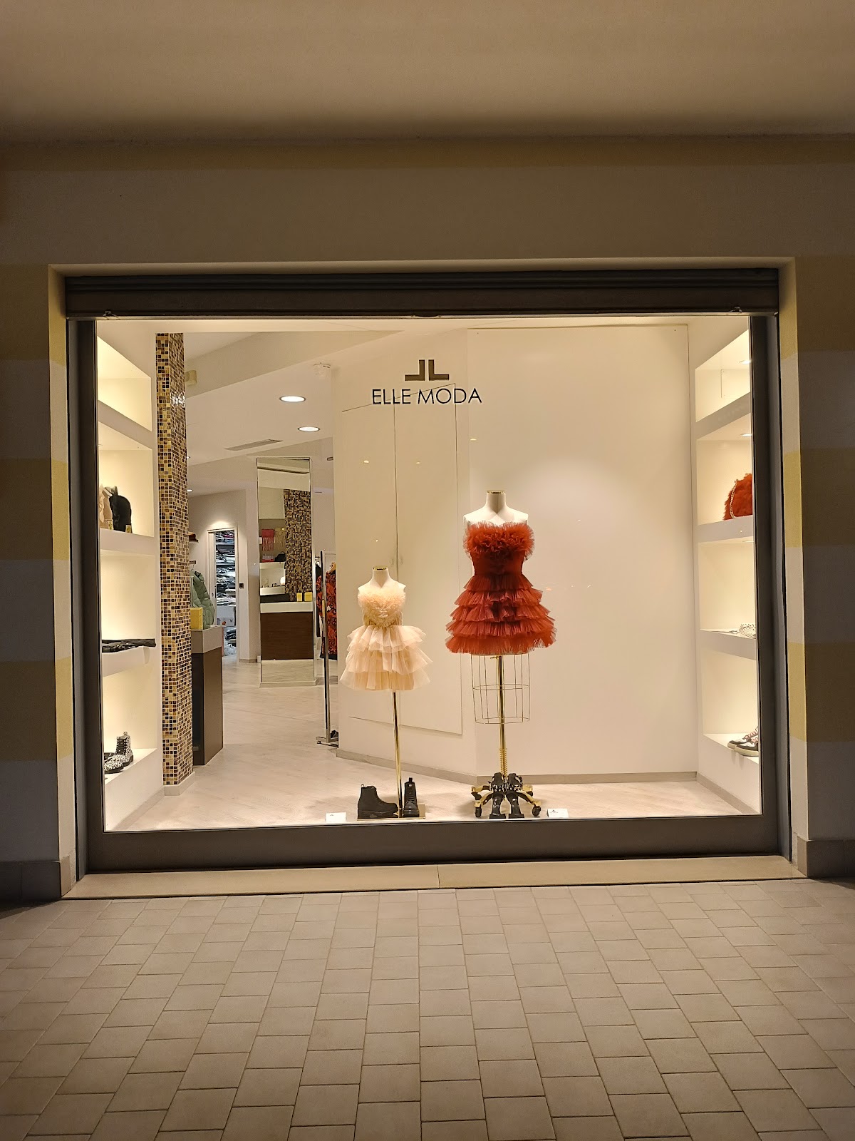 ELLE MODA