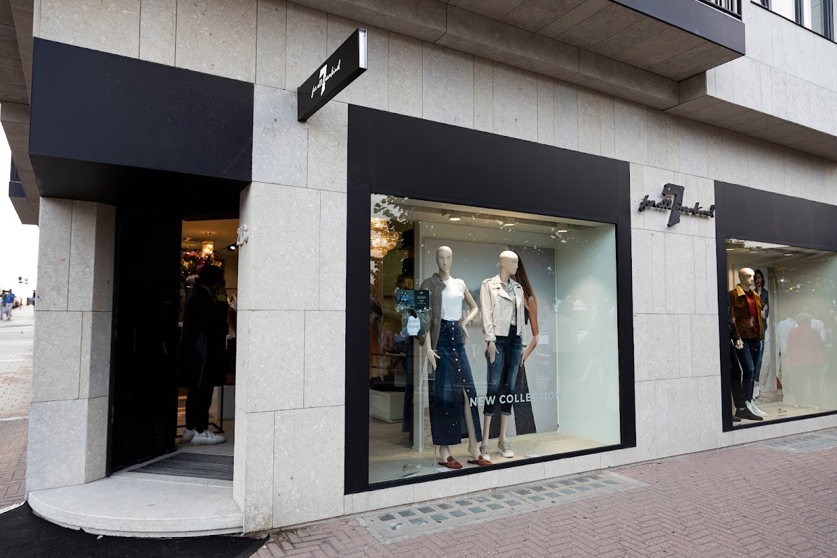 7 For All Mankind