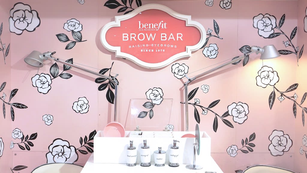 Benefit Cosmetics BrowBar Beauty Lounge