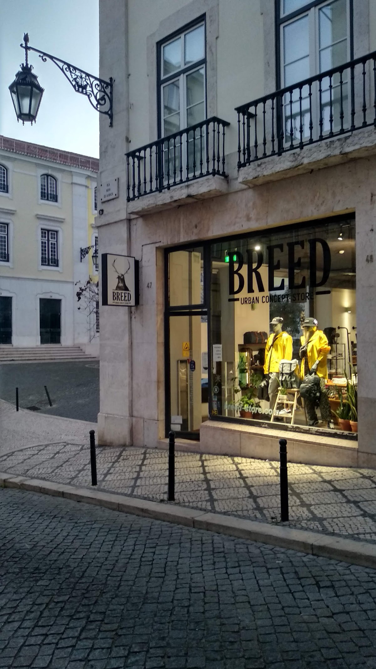 NEW BLACK URBAN CONCEPT STORE