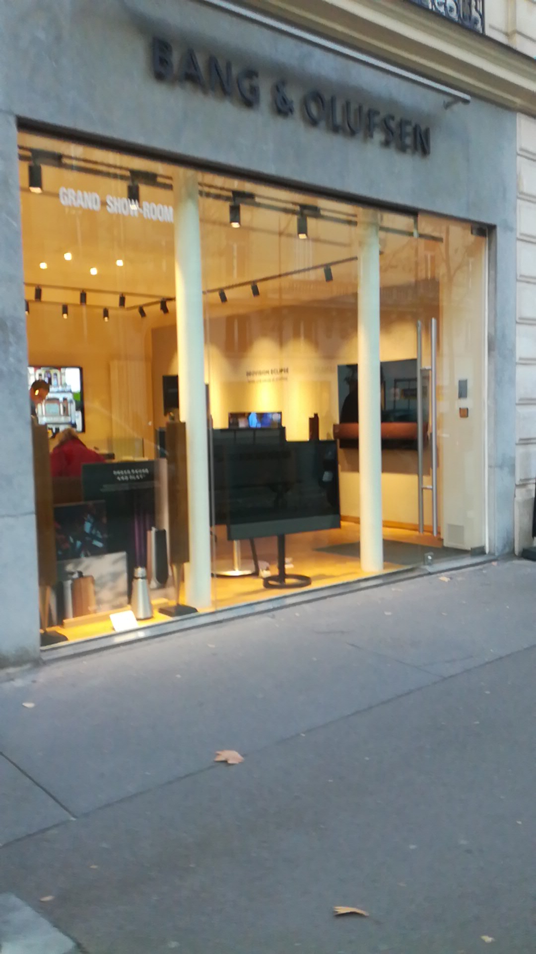 Bang & Olufsen Paris