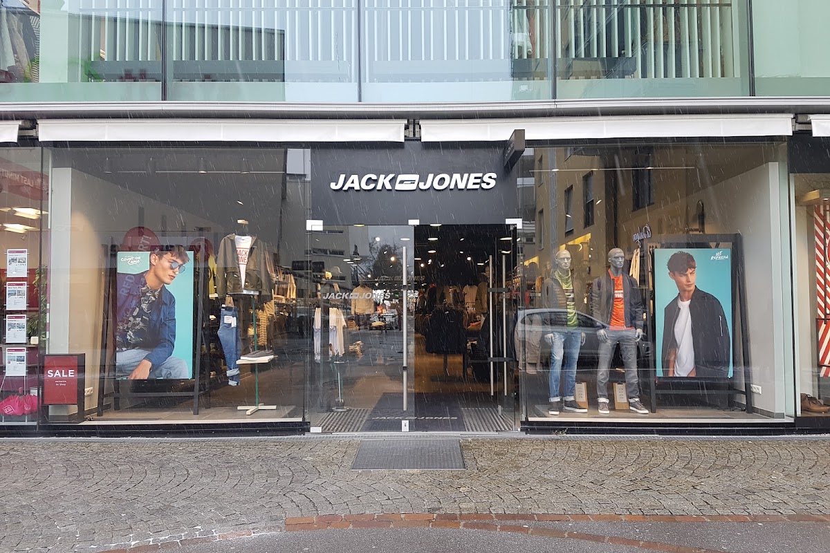 JACK & JONES