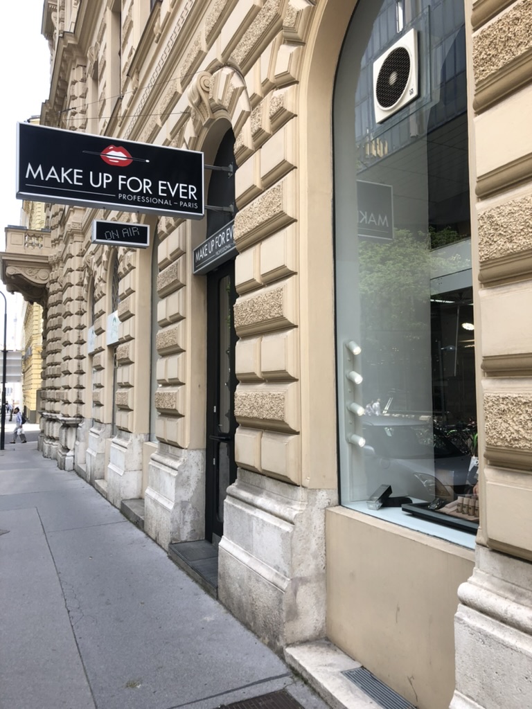 MAKE UP FOR EVER