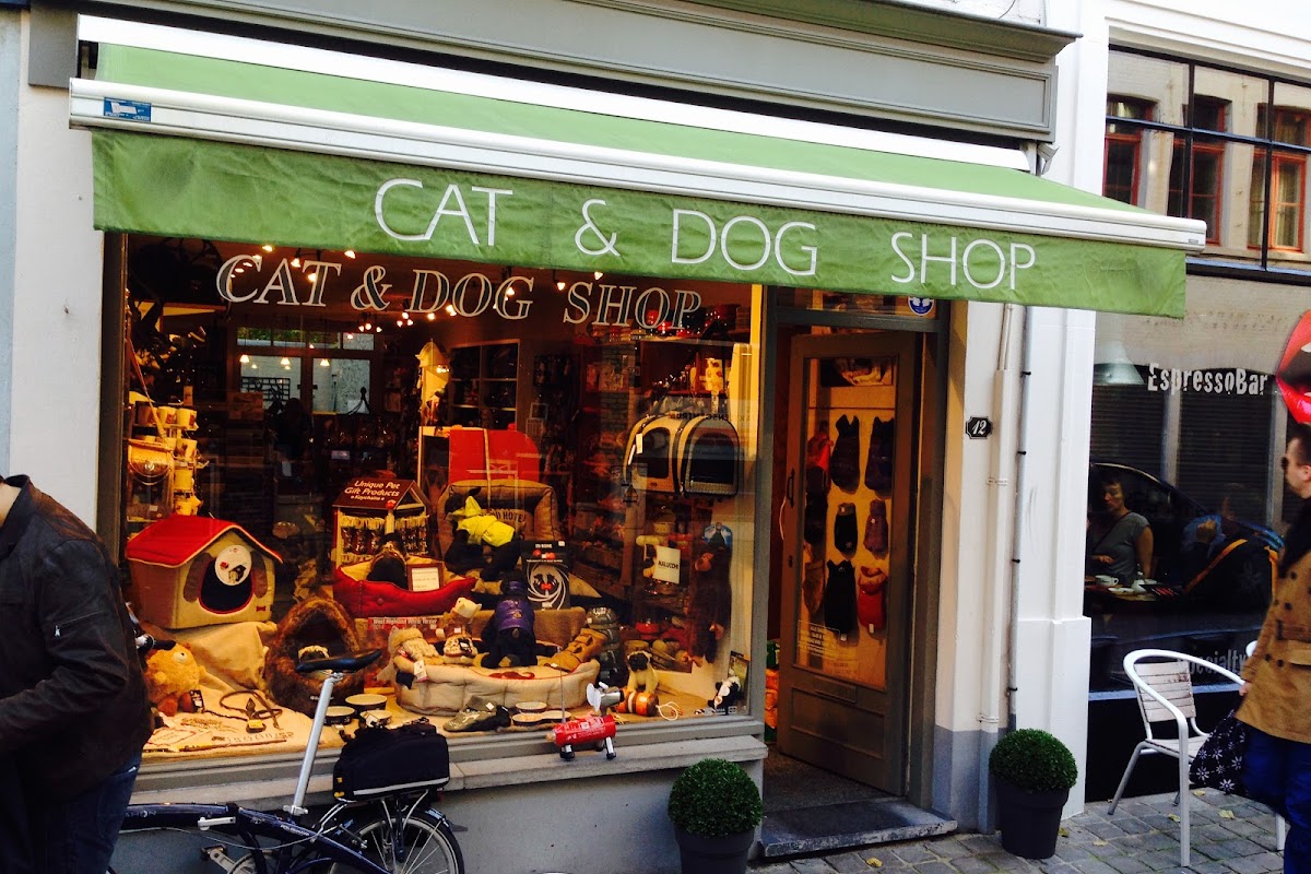 Cat and dog shop