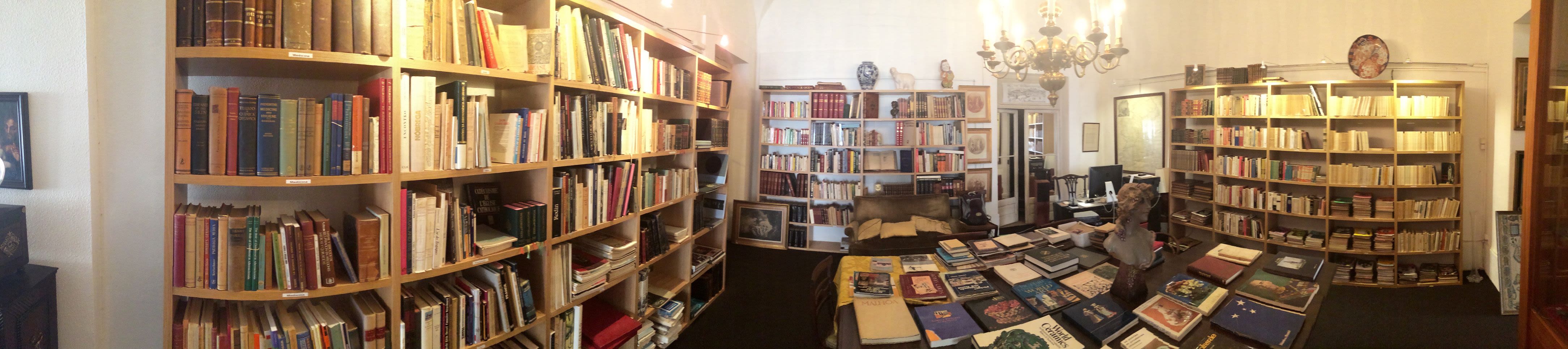 Bookstore Trinity - Alfarrabista