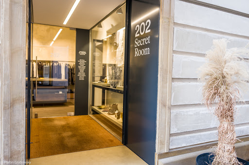 Secret Room 202 - Luxus Fashion | Accessoires | Parfums - Graz