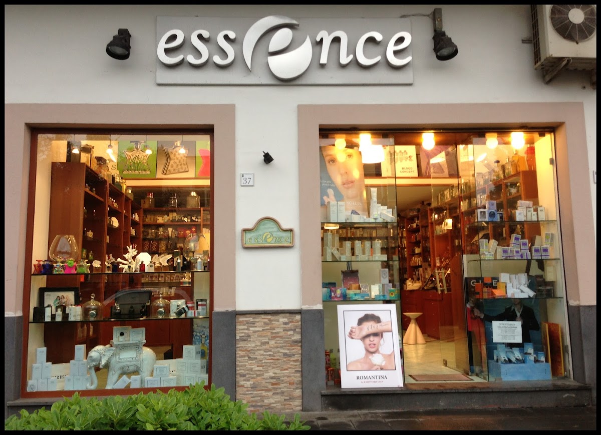 ESSENCE - Profumeria Artistica dal 1999