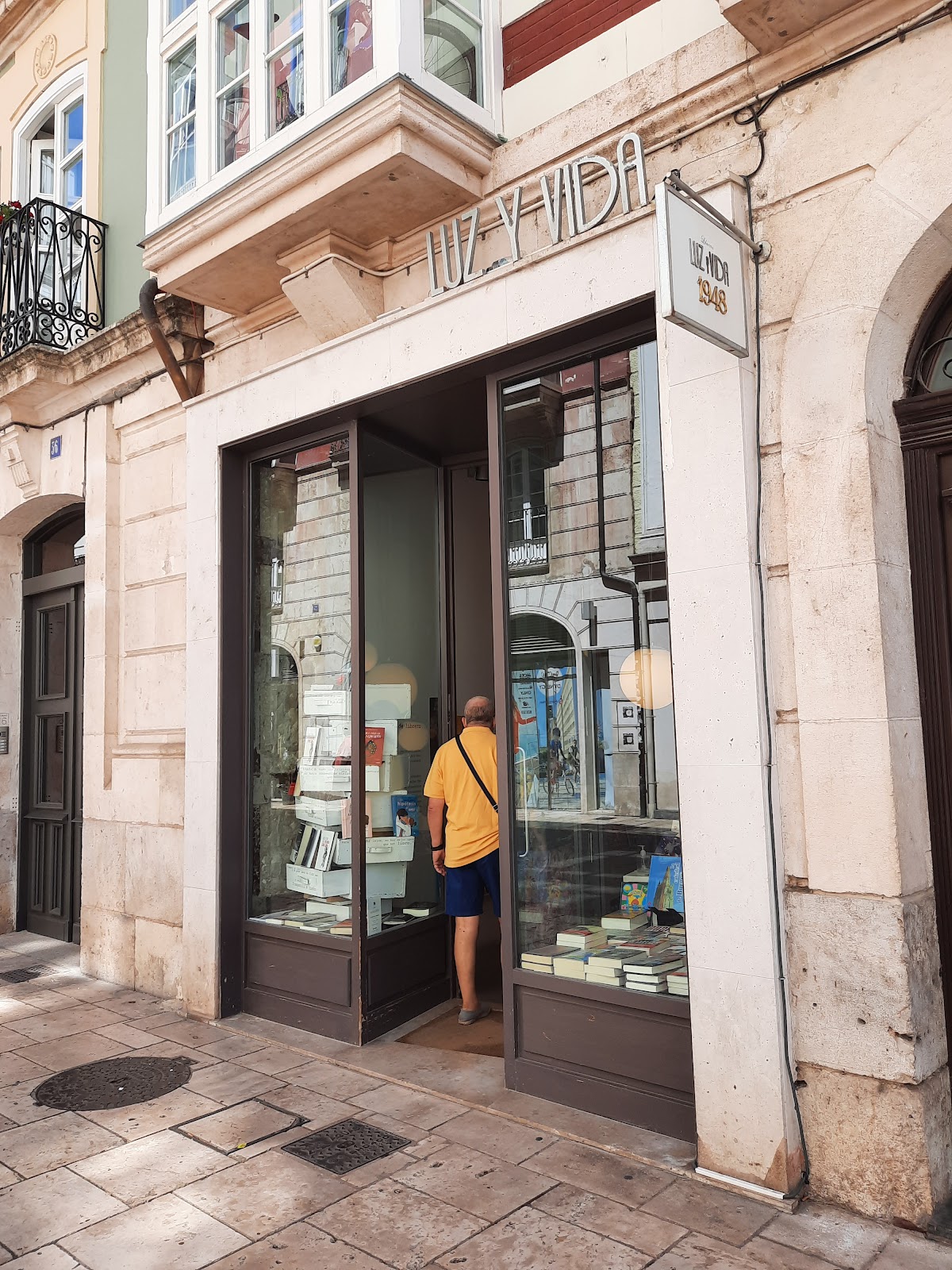 Librería Luz Y Vida
