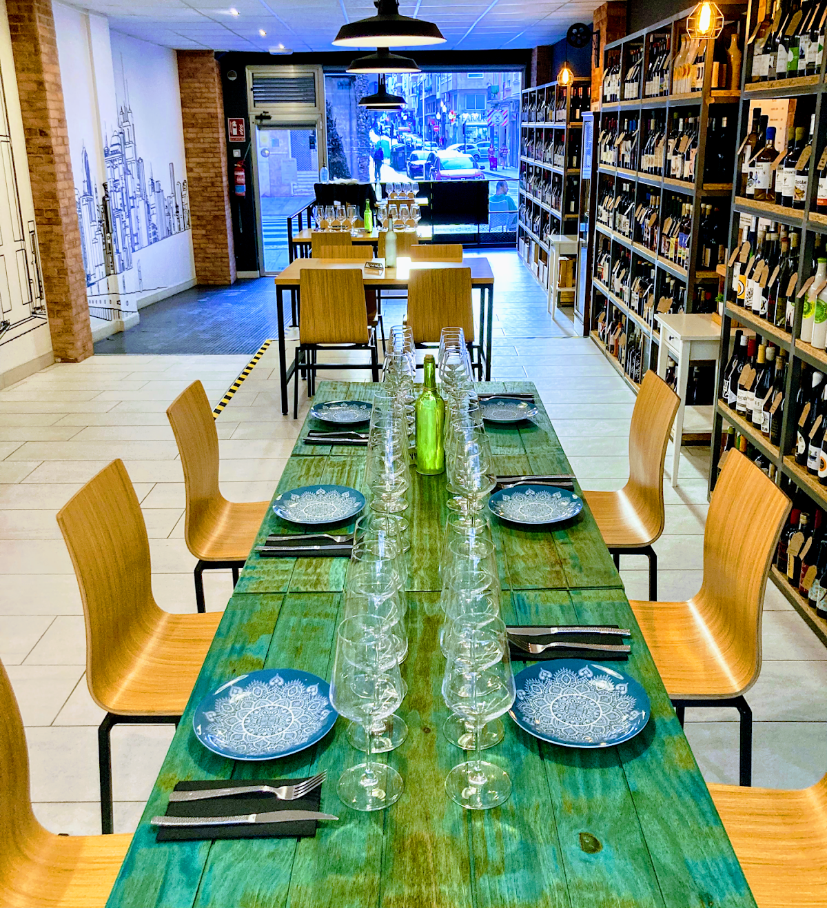 Urban Wine Shop & Bar