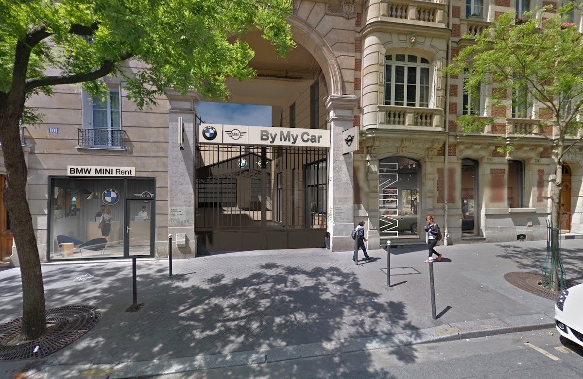 MINI BYmyCAR Paris Rive Droite