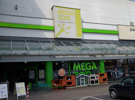 MEGA ZOO