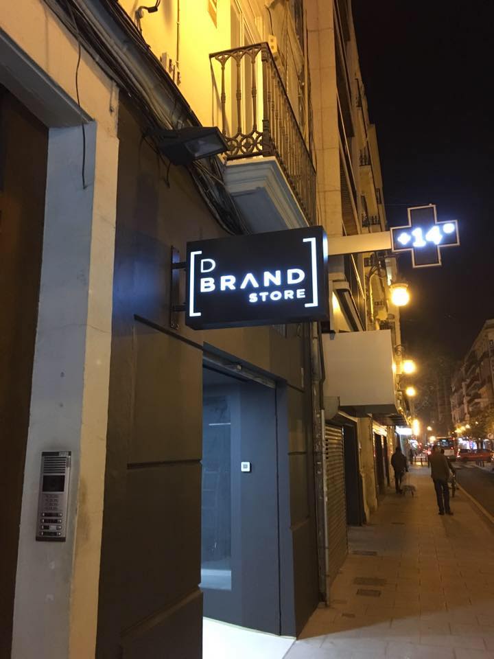 D BRAND STORE