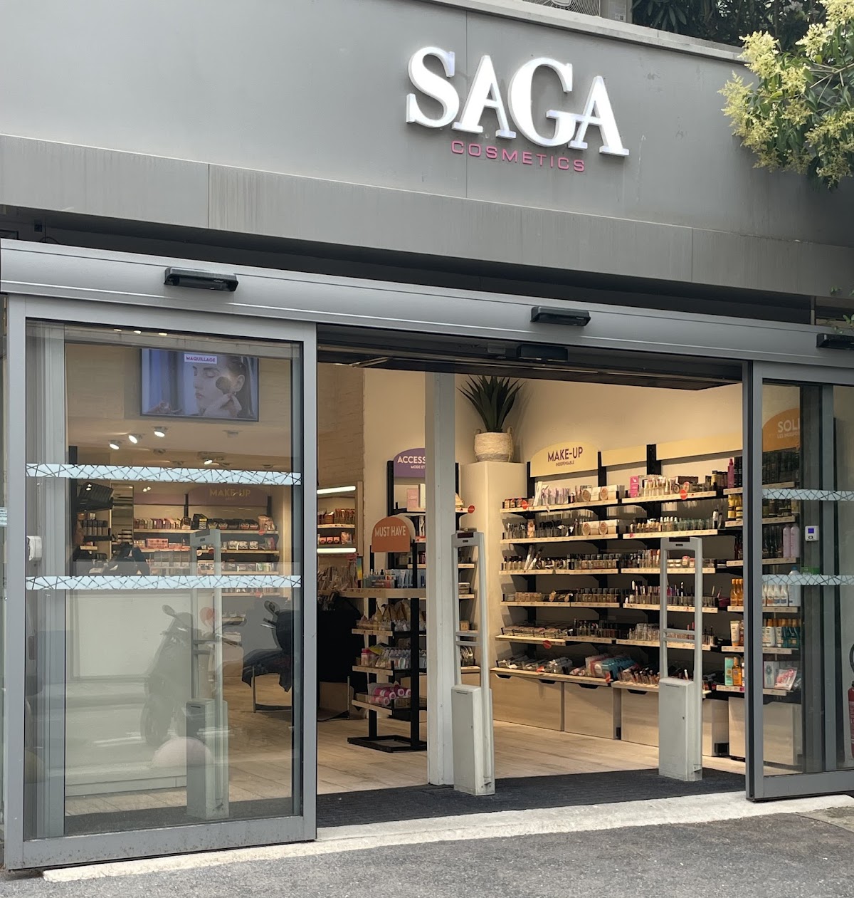 SAGA Cosmetics Nice