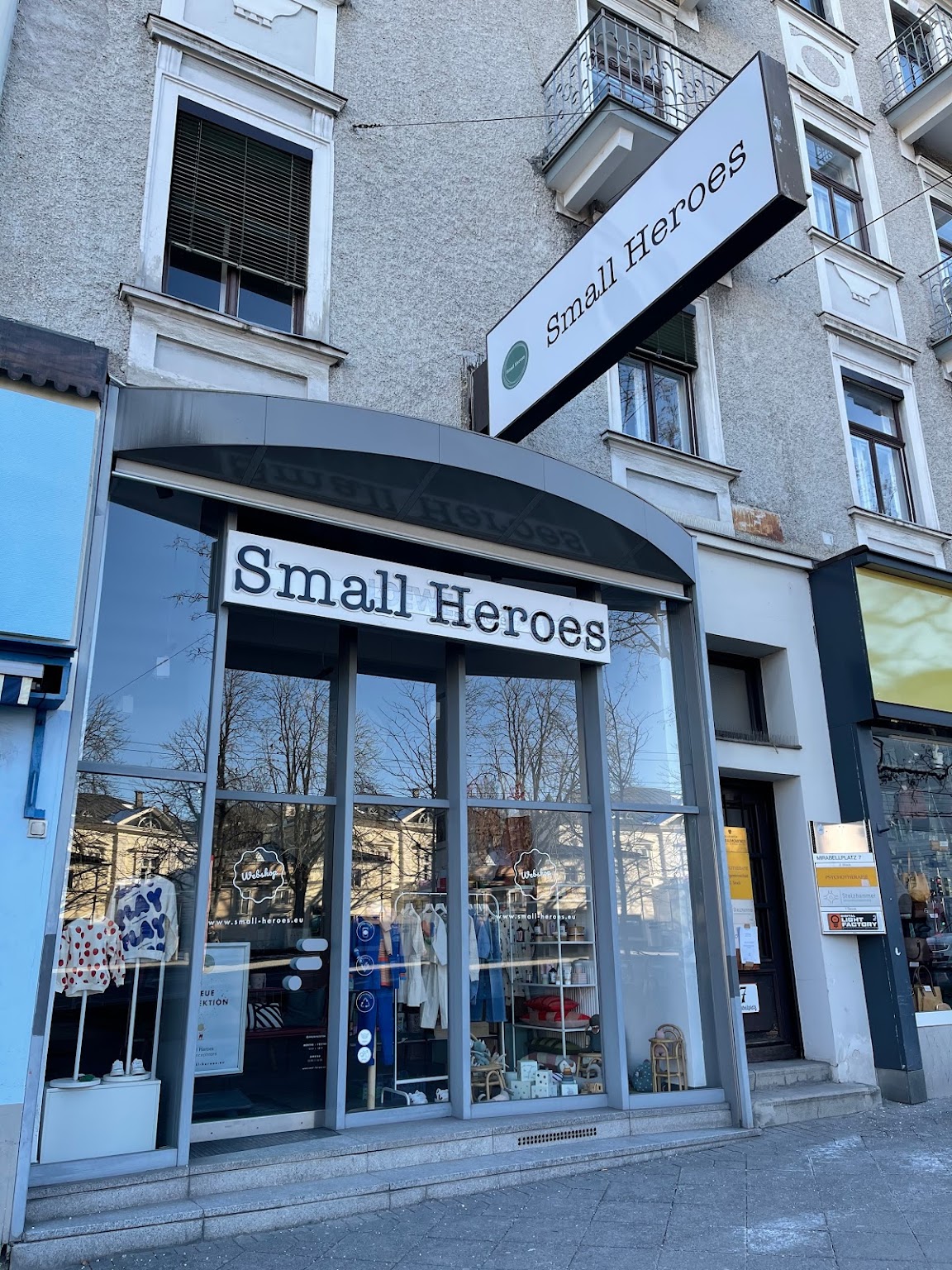 Small Heroes | Family Concept Store