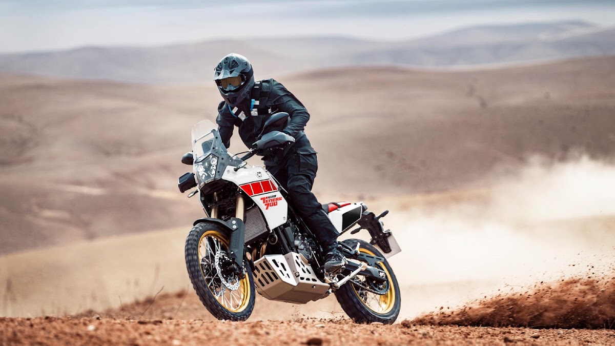 MOTO LOOK