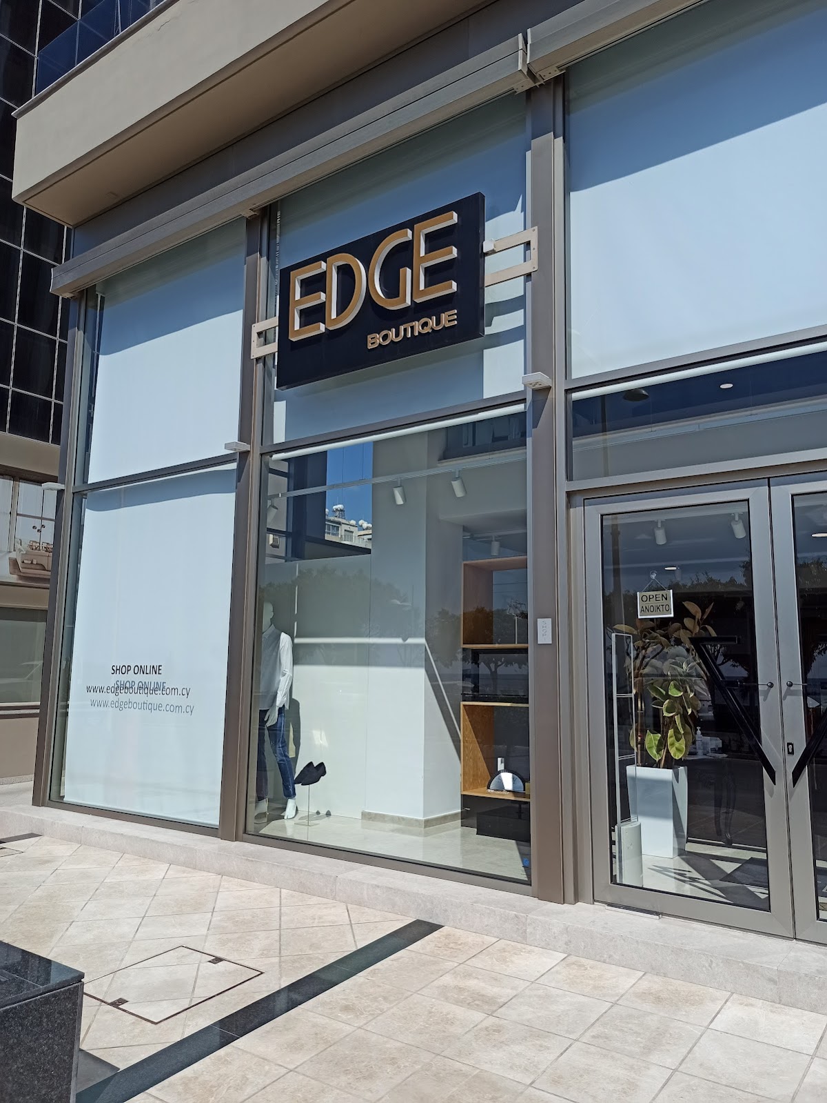 EDGE BOUTIQUE