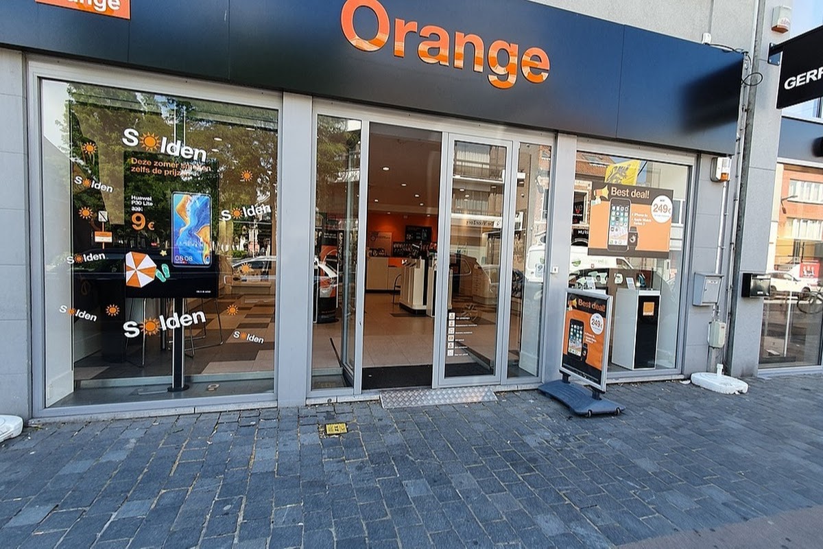 Orange shop Brasschaat