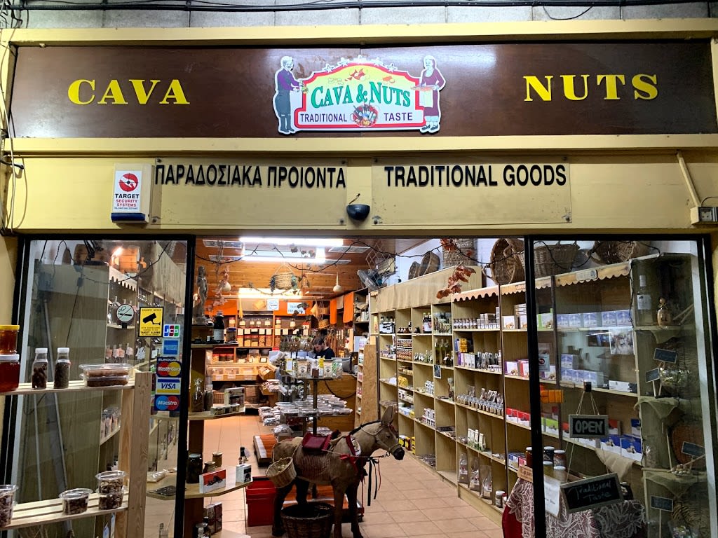 Cava & Nuts Traditional Taste