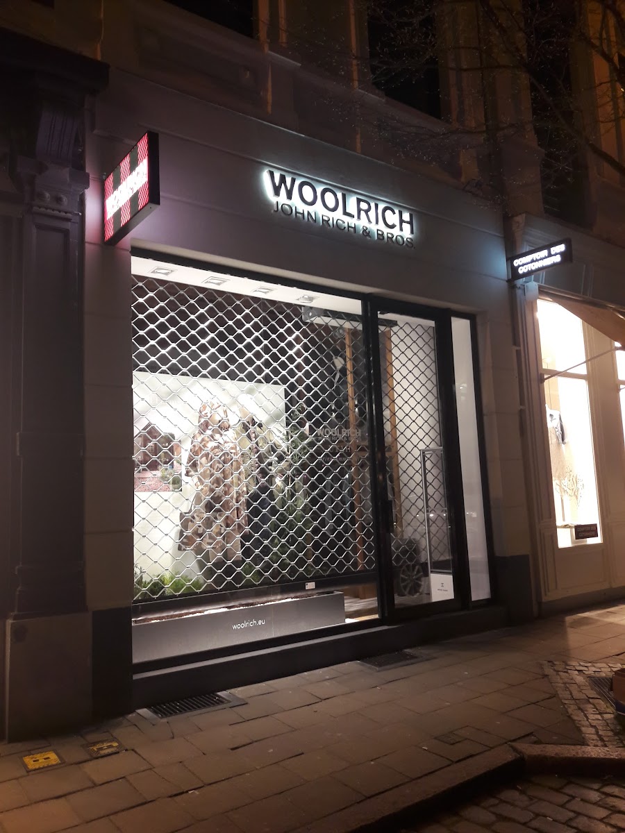 WOOLRICH Antwerp Store