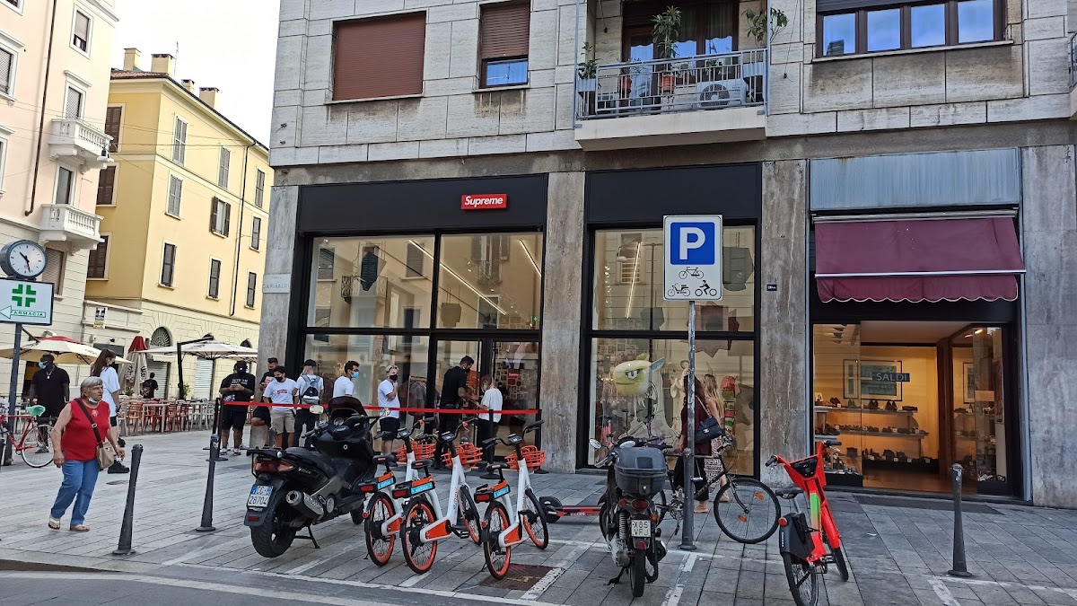 Supreme Milan