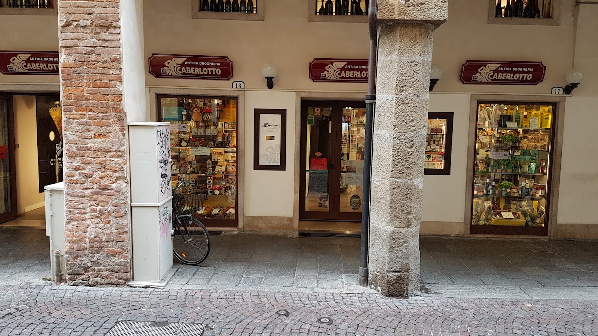 Old Grocery Caberlotto 