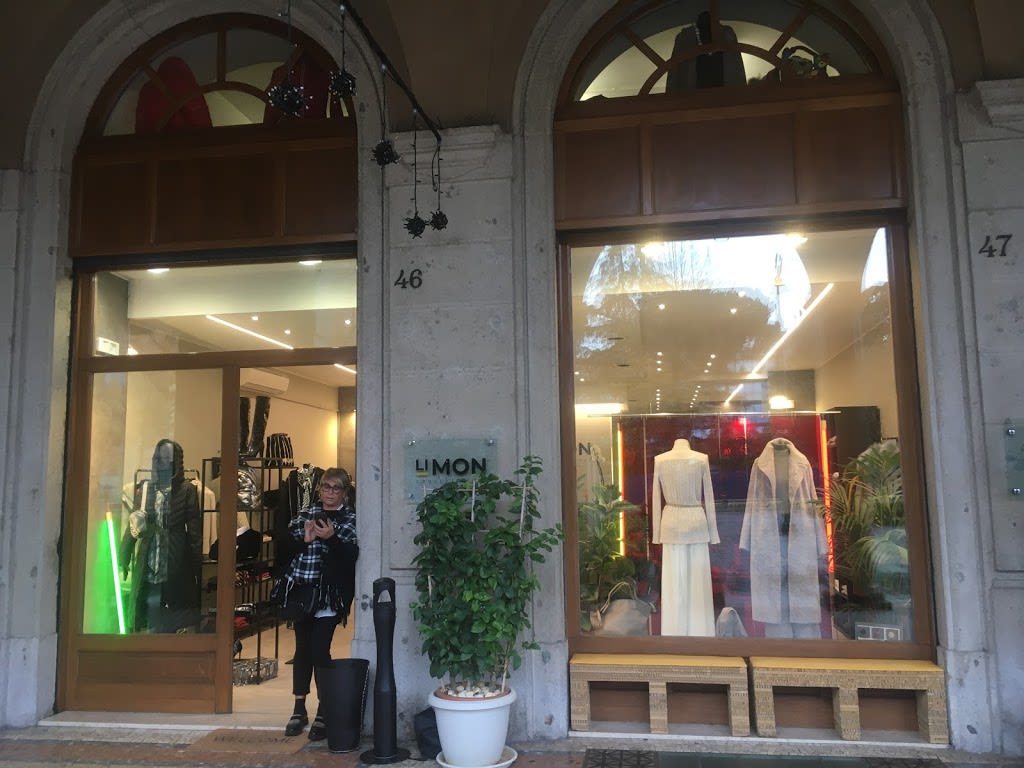 LI-MON Concept Store